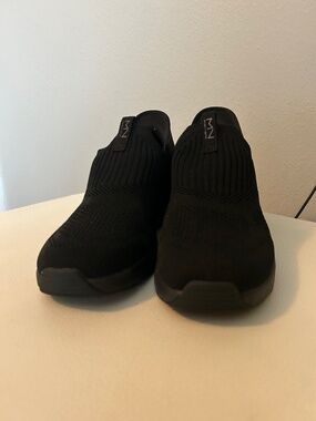 Sketchers Slip on Shoes